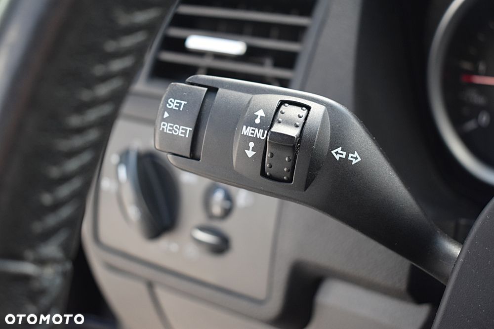 Ford Kuga 2.0 TDCi 2x4 Titanium - 31