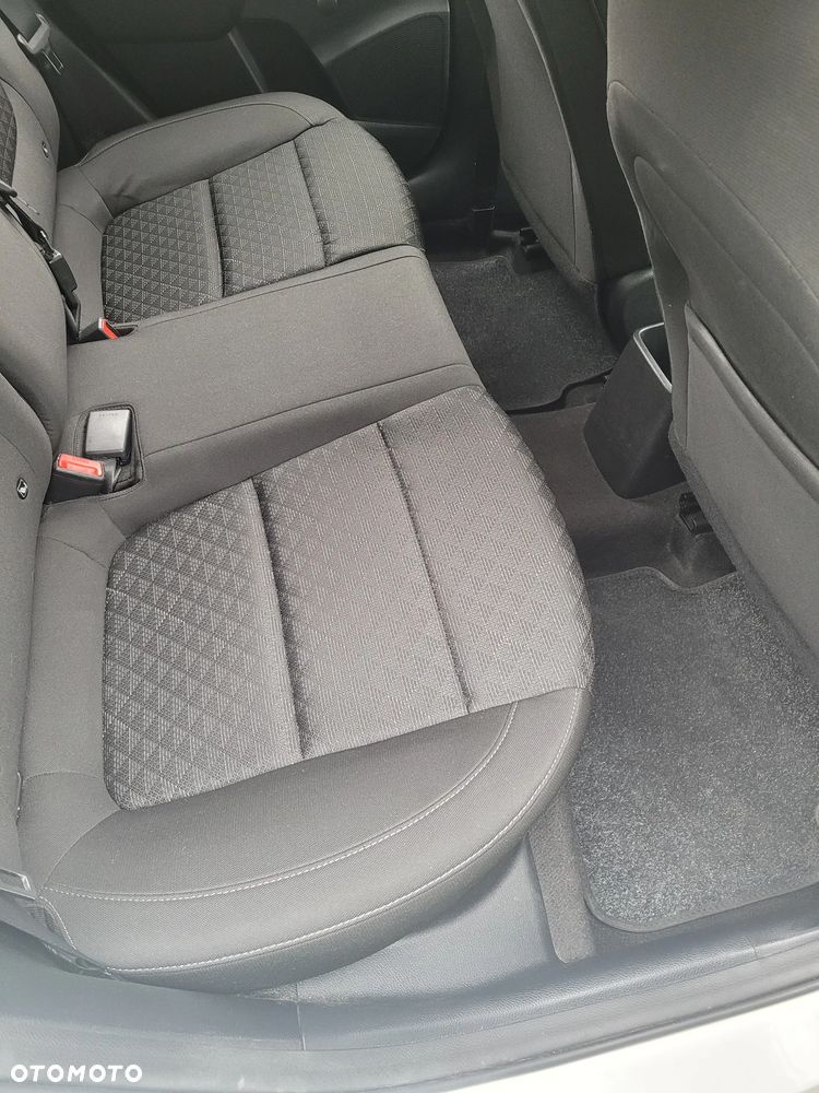 Kia Rio - 18