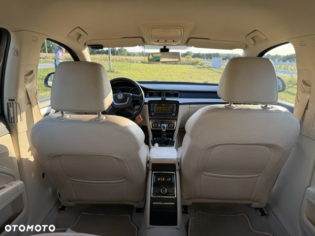 Skoda Superb 2.0 TDI Platinum - 6