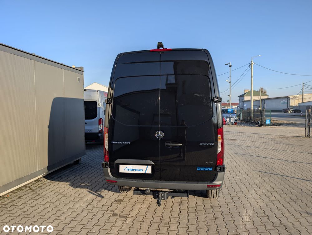 Mercedes-Benz Sprinter - 10