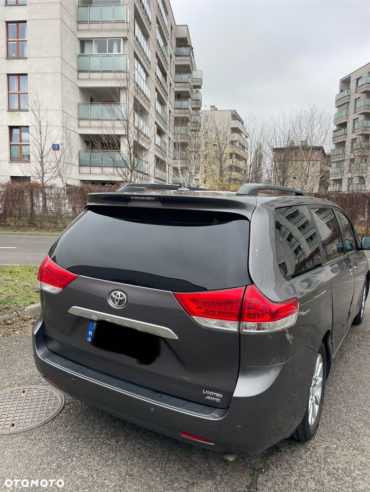 Toyota Sienna 3.5 XLE AWD - 6