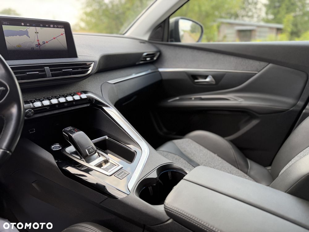 Peugeot 3008 PureTech 130 Stop & Start GPF EAT8 Allure - 19