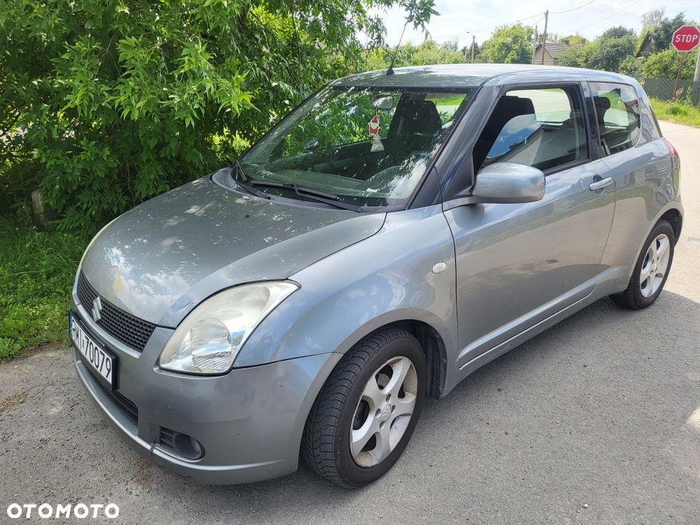 Suzuki Swift - 1