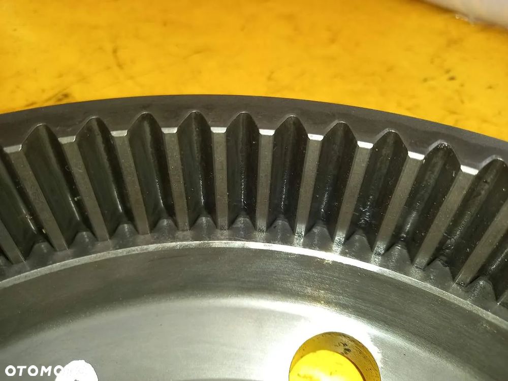 Układ planetarny przedniej osi New Holland T7.230 - 3