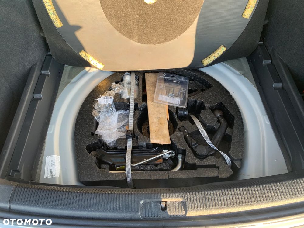 Volkswagen Golf VI 2.0 TDI Comfortline DSG - 11