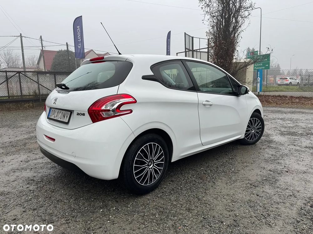 Peugeot 208 - 15