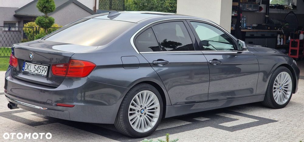 BMW Seria 3 328i xDrive Luxury Line - 4