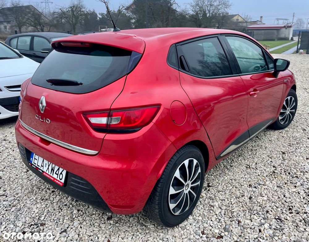 Renault Clio 1.2 16V 75 Luxe - 8
