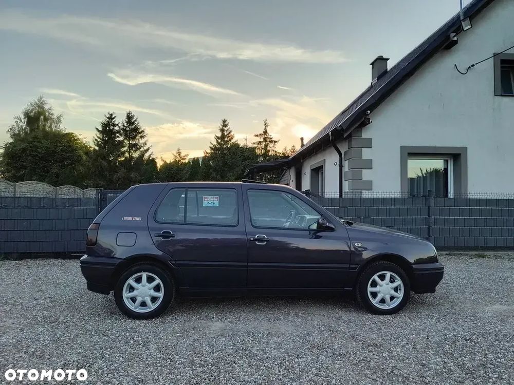 Volkswagen Golf - 6