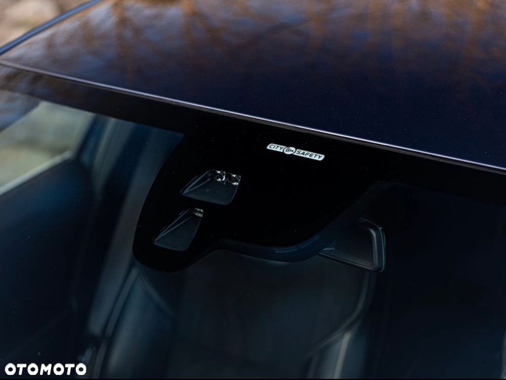 Volvo V40 D2 R-Design - 25