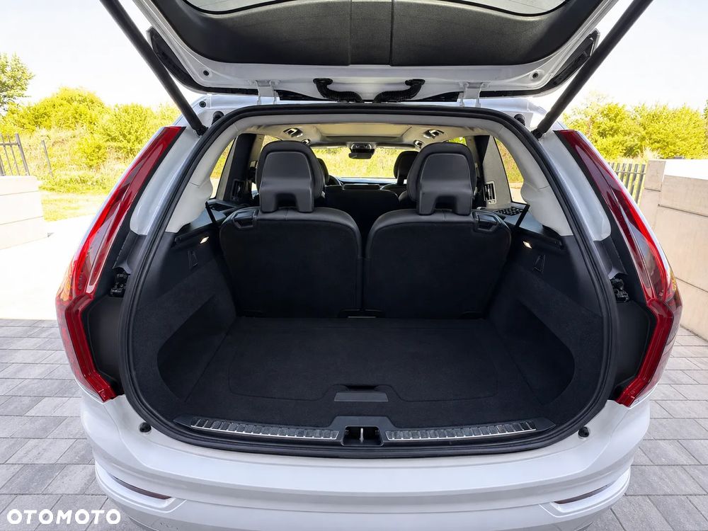 Volvo XC 90 - 9