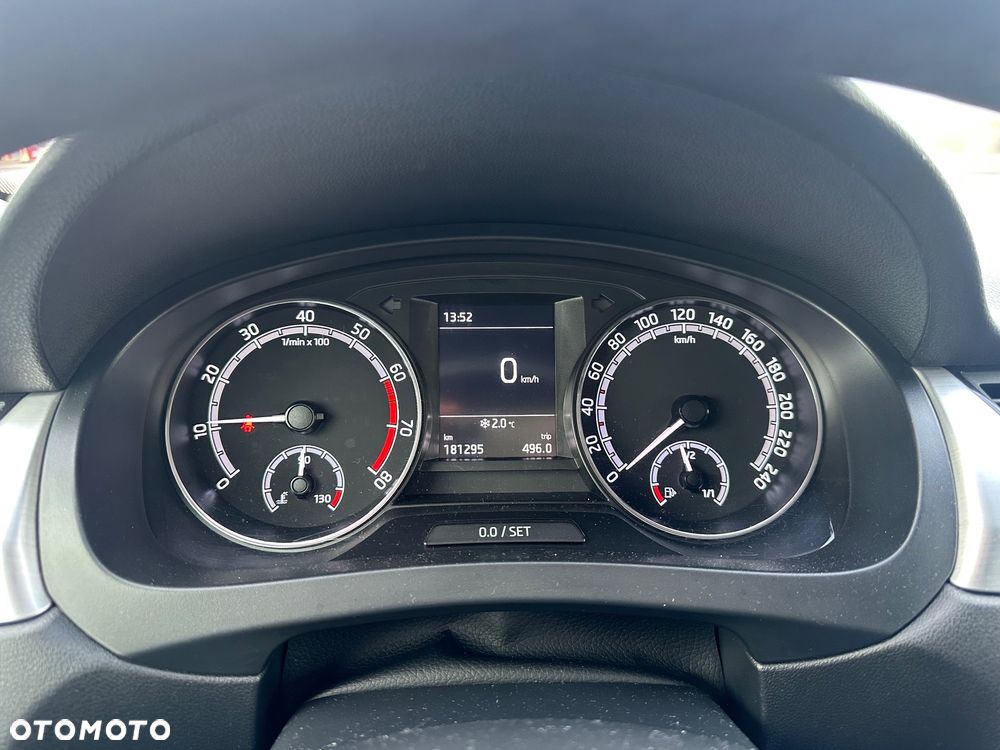 Skoda RAPID Spb 1.0 TSI Drive - 18