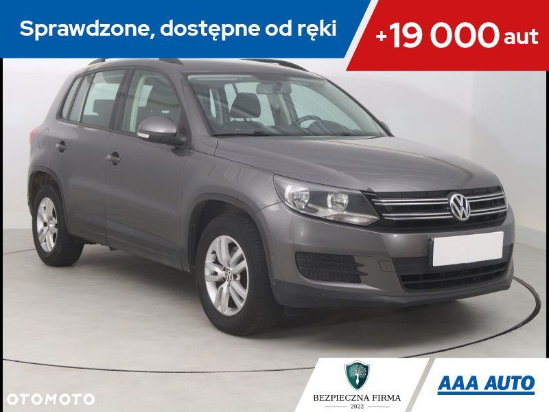 Volkswagen Tiguan - 1
