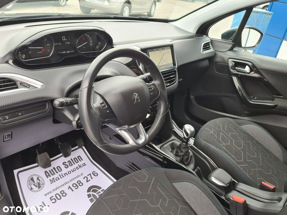 Peugeot 2008 1.2 Pure Tech GPF Signature S&S - 21