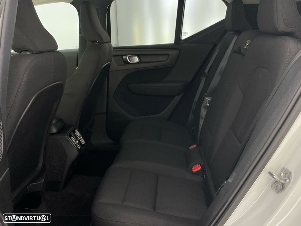 Volvo XC 40 2.0 D3 Momentum Plus Geartronic - 12