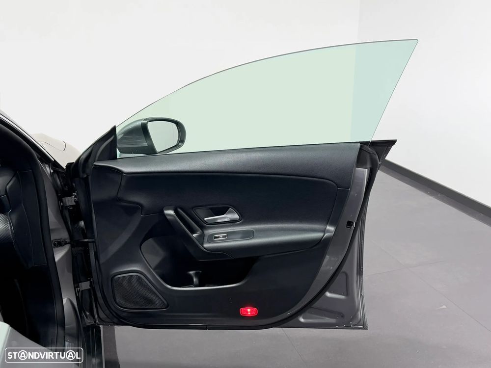 Mercedes-Benz CLA 200 d Shooting Brake Progressive Aut. - 39