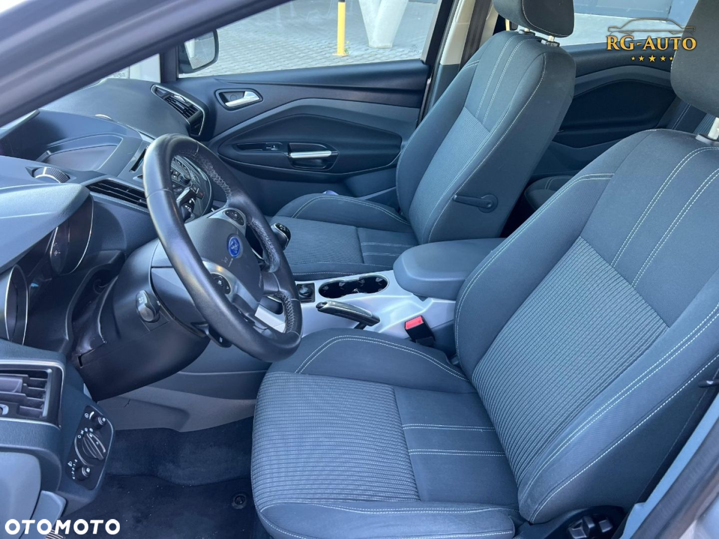 Ford Grand C-MAX - 33