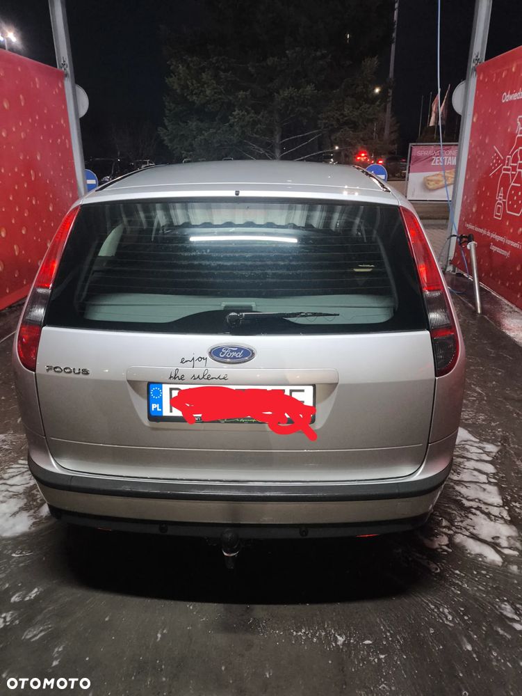 Ford Focus SW 2.0 16V Ghia - 5