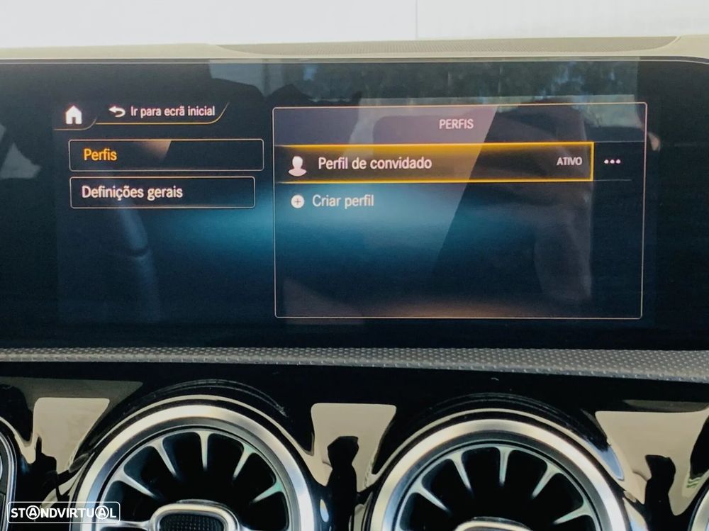 Mercedes-Benz A 180 Limousine d AMG Line - 29