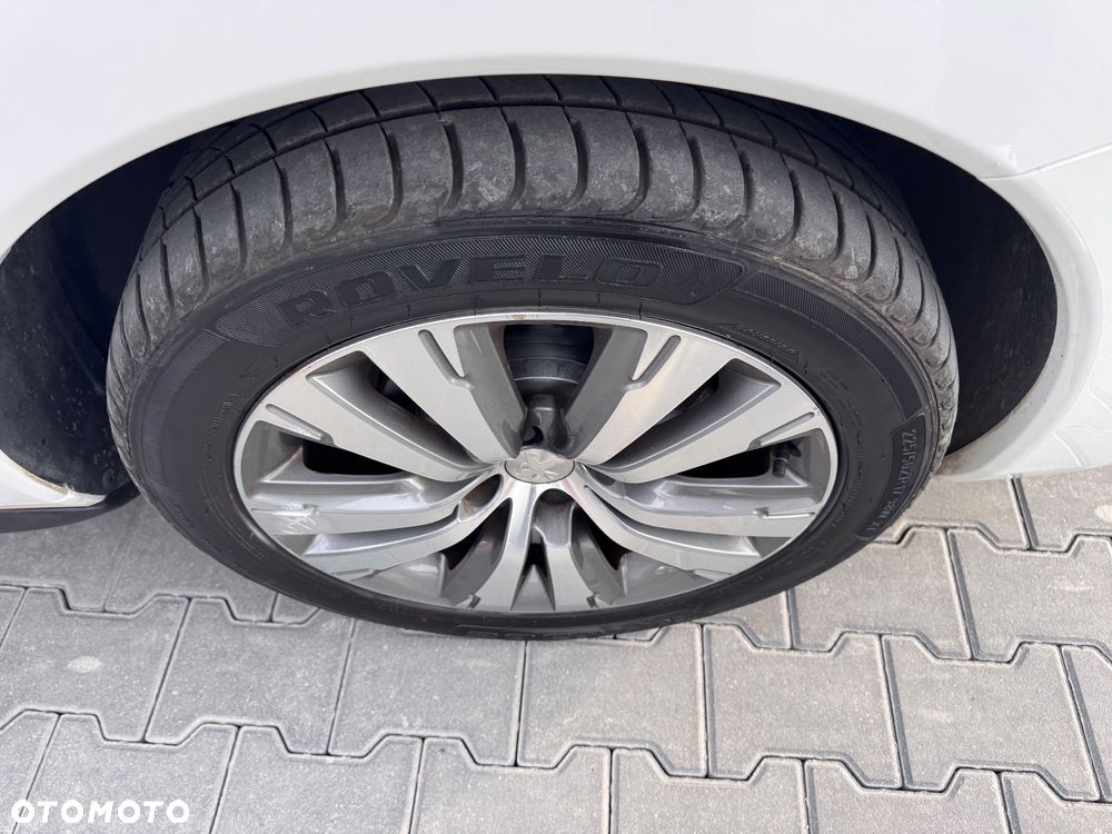 Peugeot 3008 PureTech 130 Stop & Start GPF Allure Business-Paket - 24