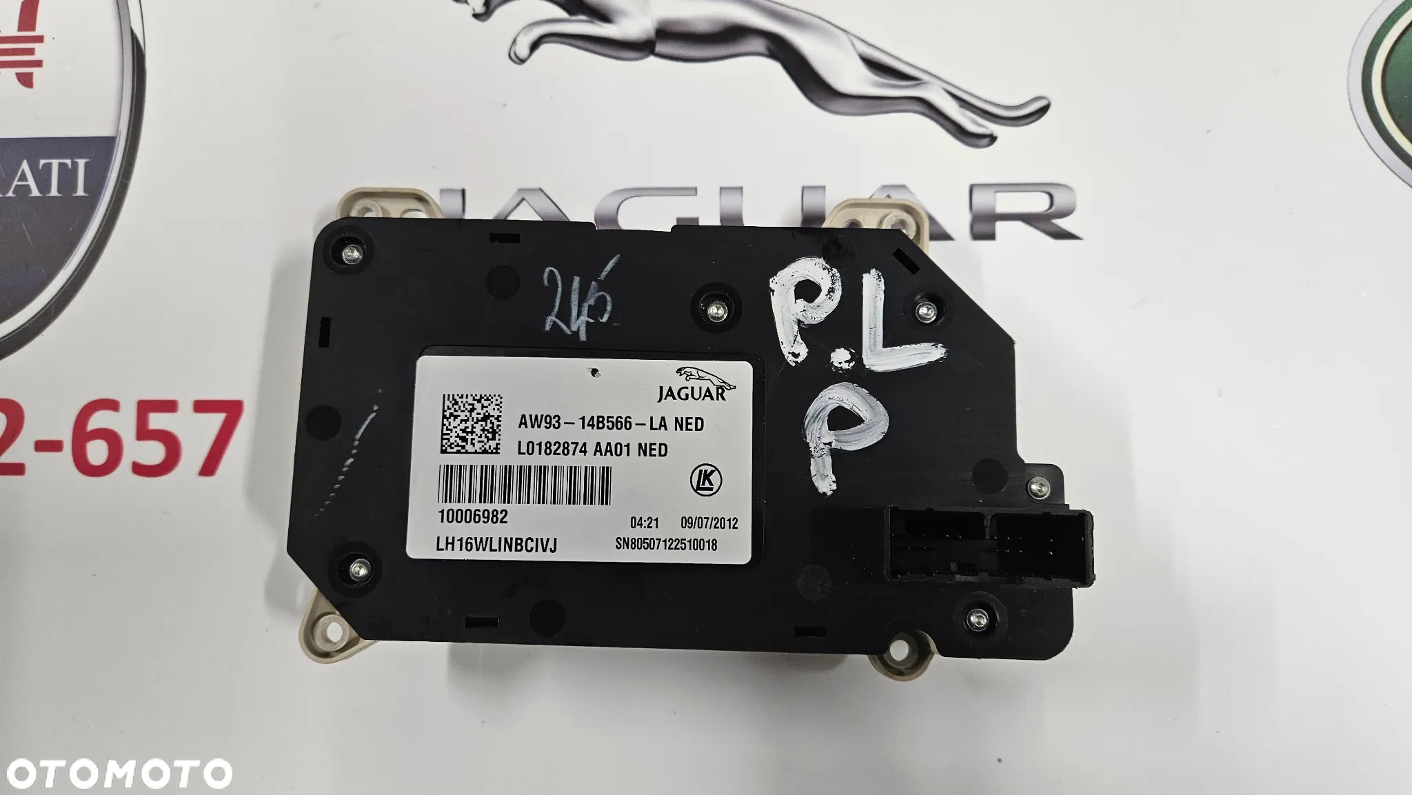 Jaguar XJ 351 2010-2015 Panel sterowania fotelem lewym Panel fotela lewy AW93-14B566-LA - 3
