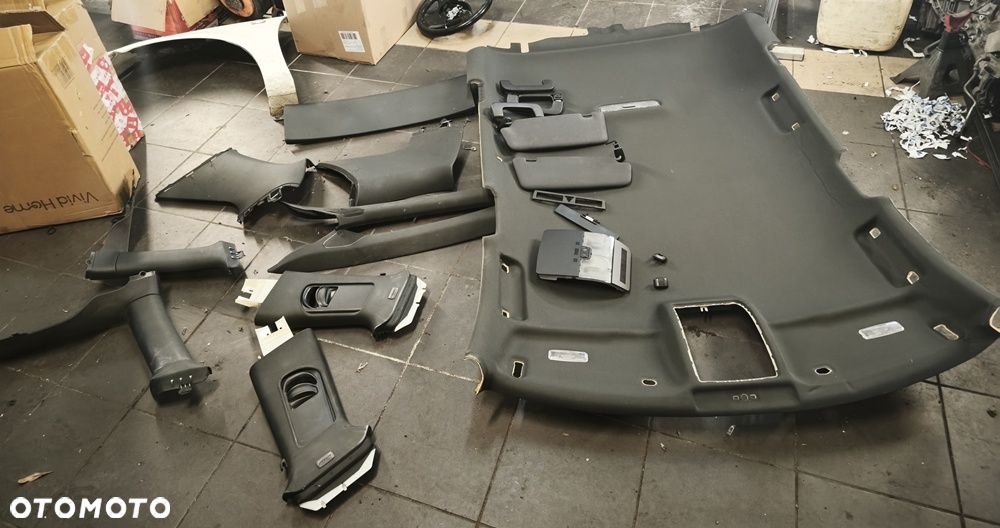 AUDI A3 8P 03- SPORTBACK PODSUFITKA CZARNA PLASTIKI OSŁONY KOMPLET - 1