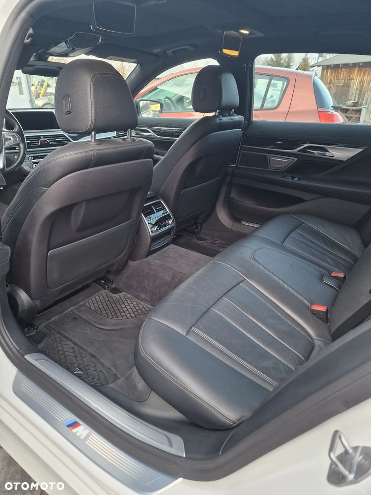 BMW Seria 7 740Li - 12