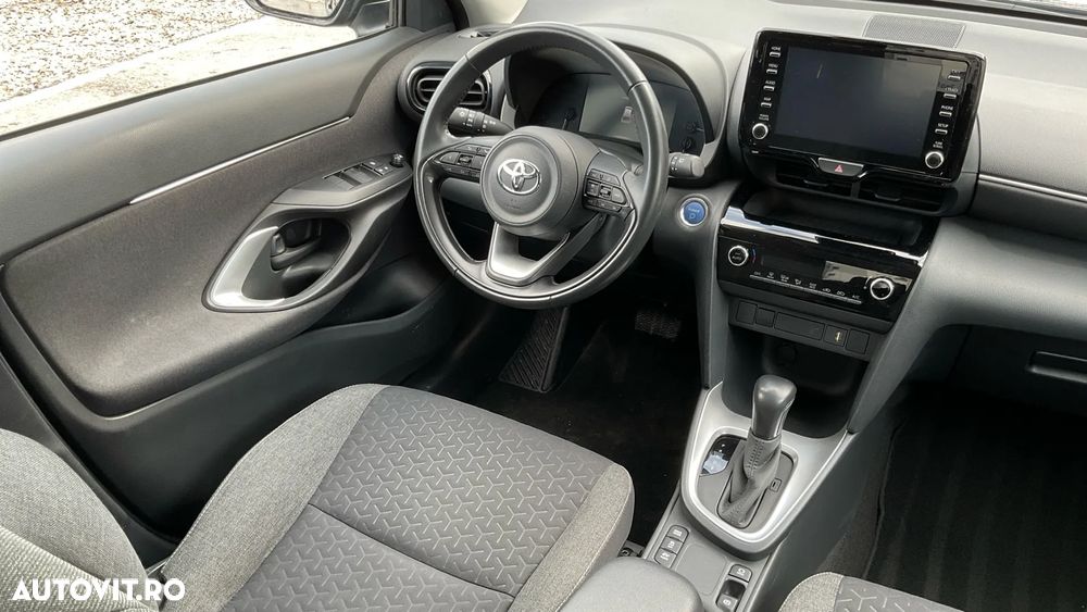 Toyota Yaris Cross 1.5 VVT-i HSD 4x2 Eco - 11