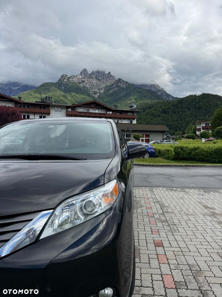 Toyota Sienna 3.5 V6 XLE AWD - 9