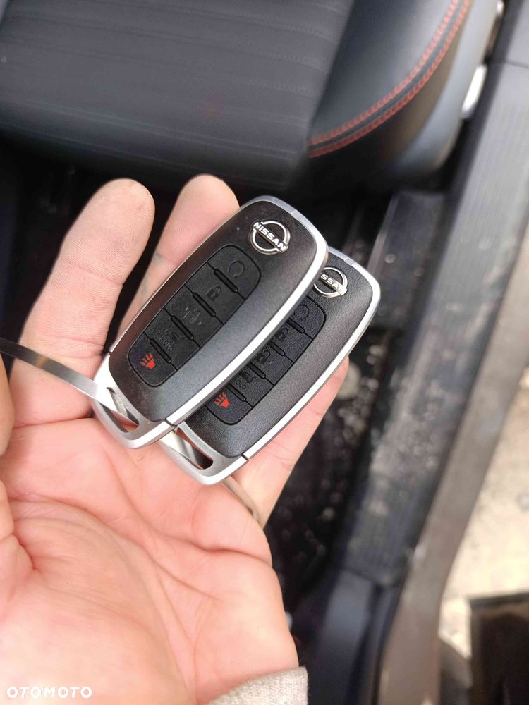 Nissan Rogue - 5