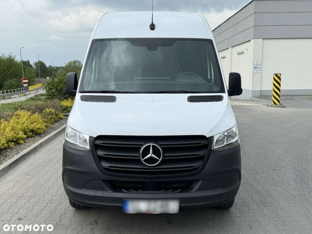 Mercedes-Benz Sprinter - 15