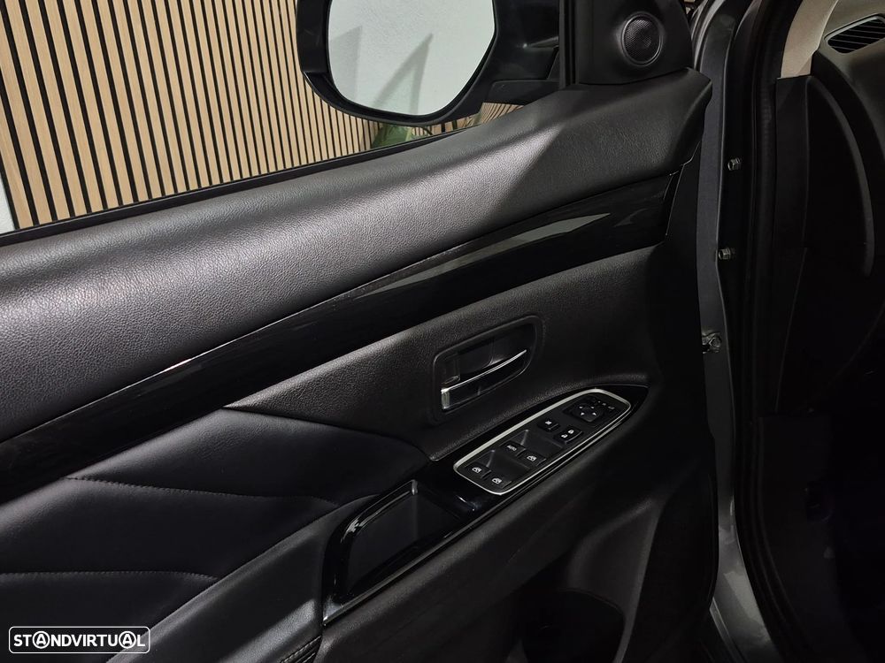 Mitsubishi Outlander 2.0 Intense Navi - 36
