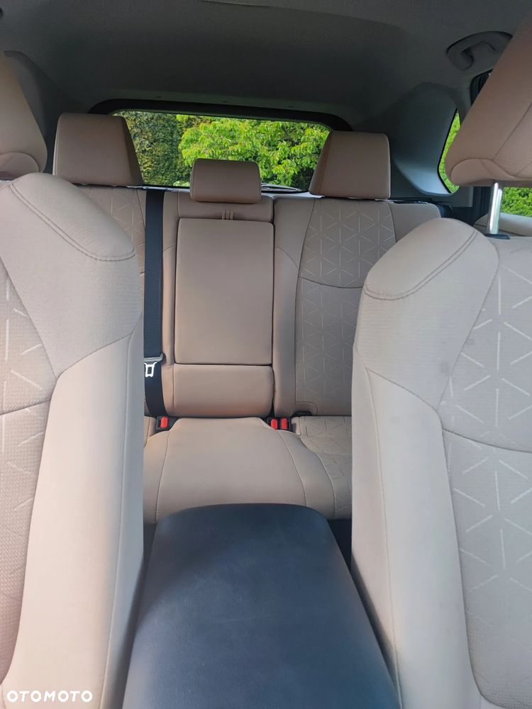 Toyota RAV4 - 6
