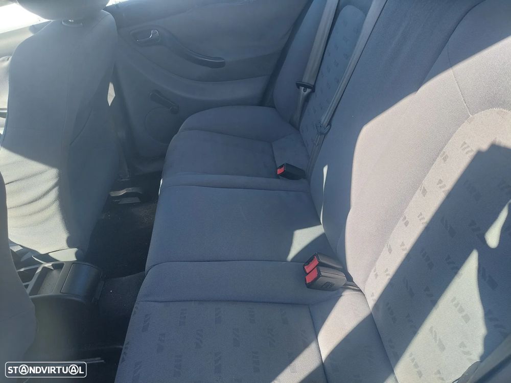 SEAT Leon 1.4 16V Confort JE+AC - 6