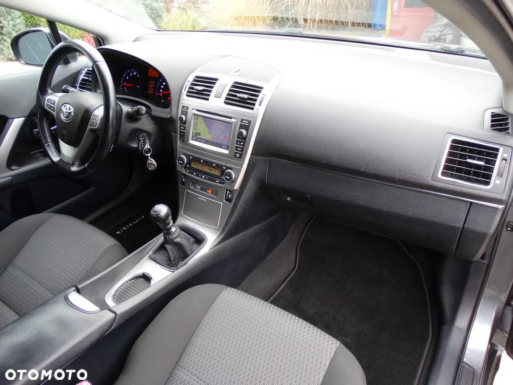 Toyota Avensis Combi 1.8 Business Edition - 15