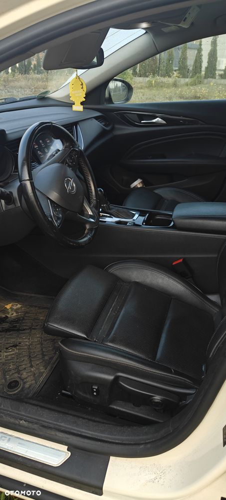 Opel Insignia - 12