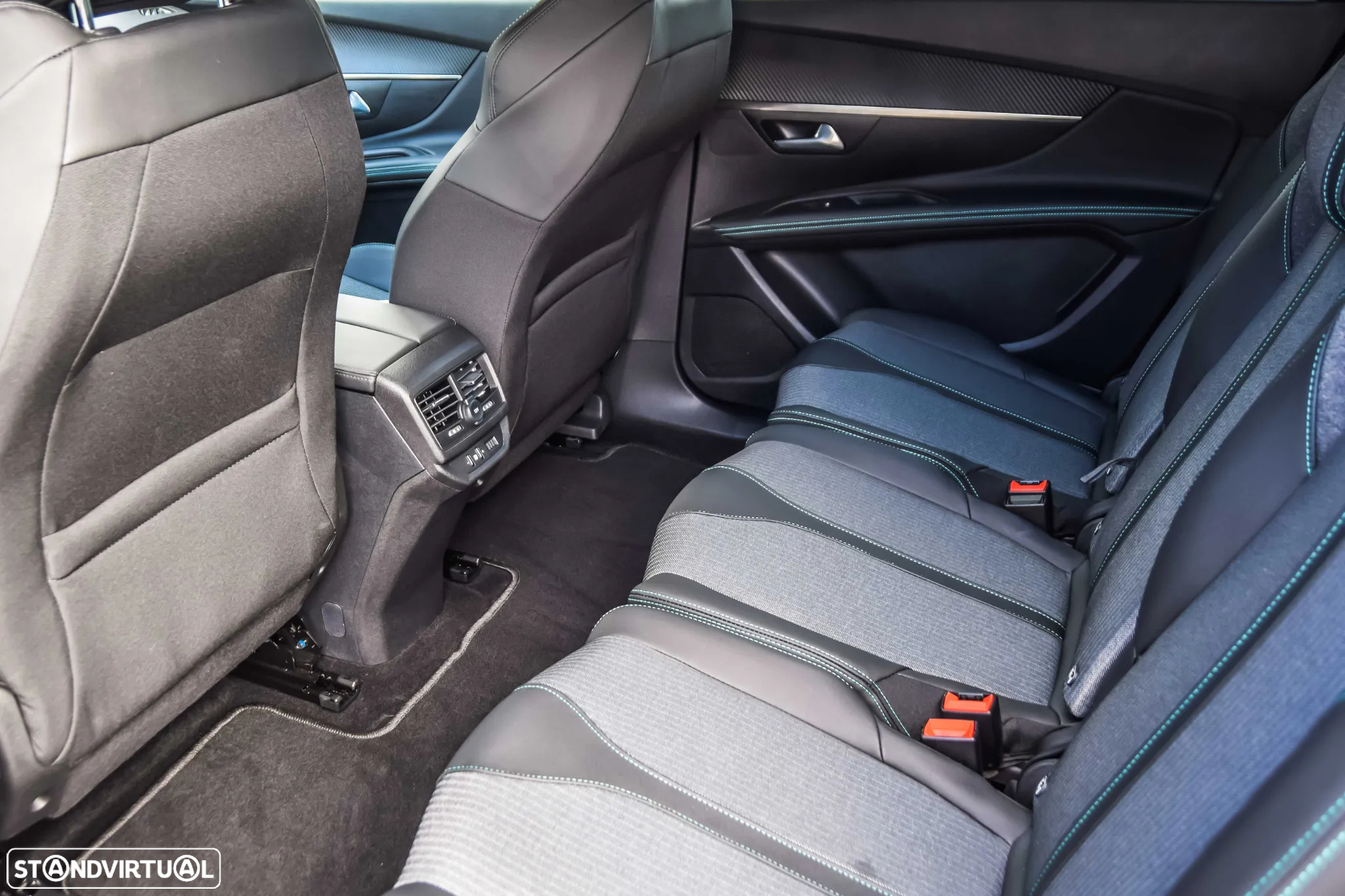 Peugeot 5008 1.5 BlueHDi Allure Pack EAT8 - 15