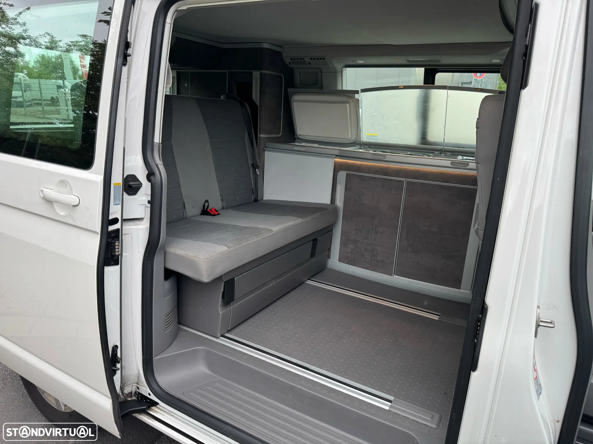 VW California Coast Volkswagen California Camper | 2 Camas – Dorme 4 Pessoas | Kitchenette + Cama no Teto - 13
