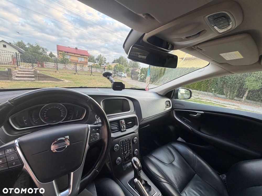 Volvo V40 D3 Momentum - 9