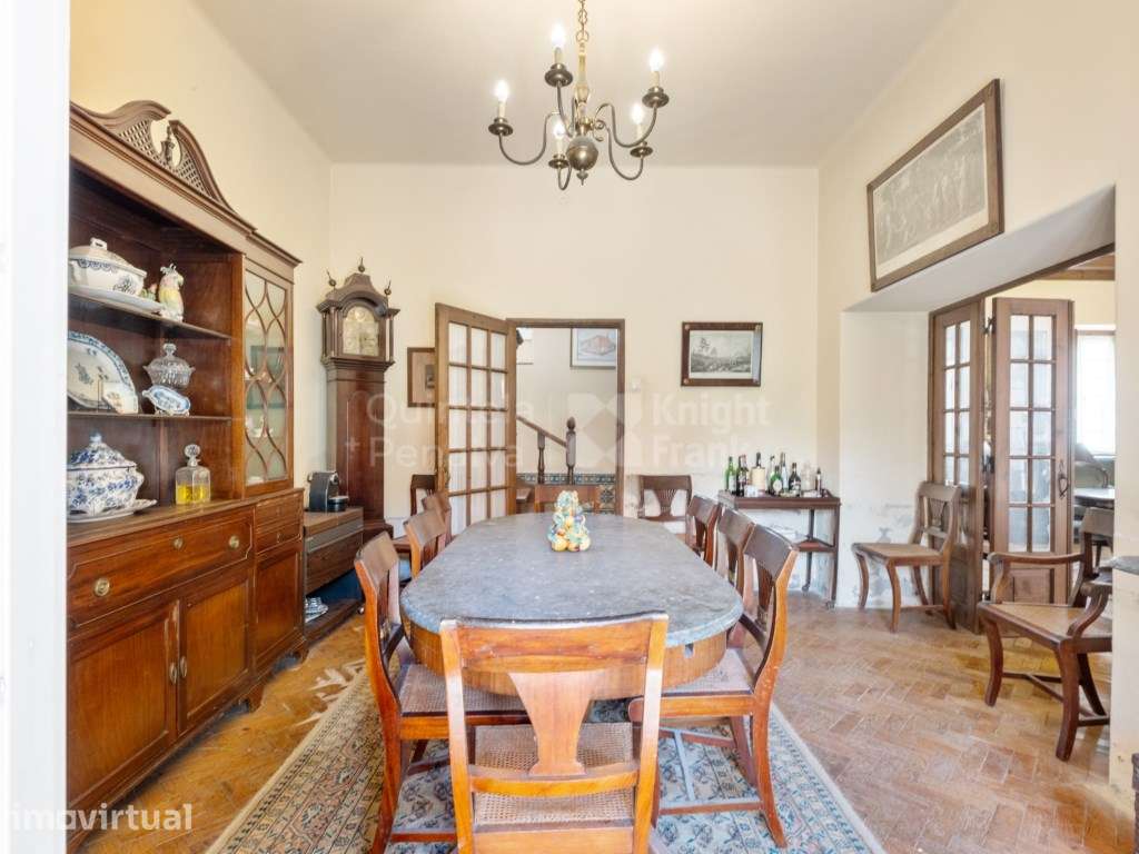 Moradia T5 com logradouro no centro histórico de Cascais - Grande imagem: 2/25