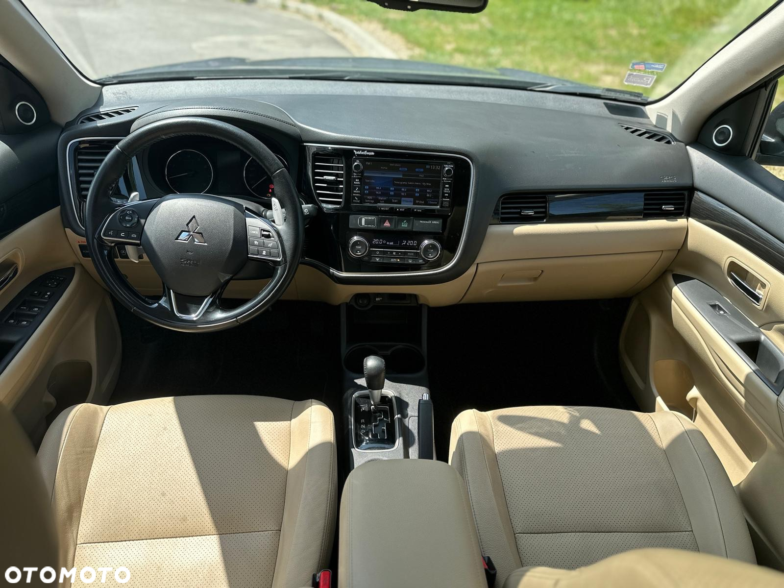 Mitsubishi Outlander 2.0 Intense + Navi 4WD CVT - 16