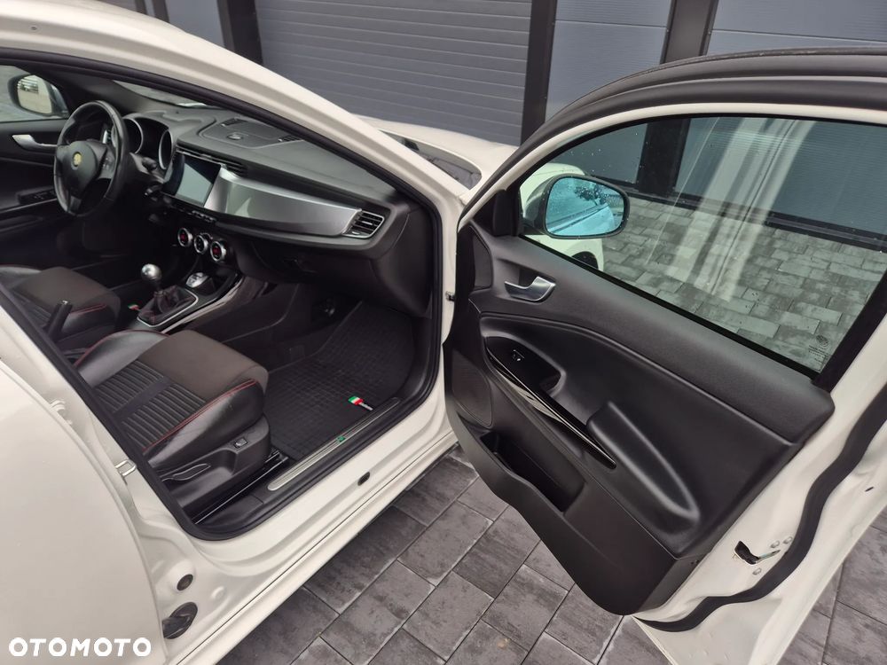 Alfa Romeo Giulietta 1.4 TB Distinctive - 17