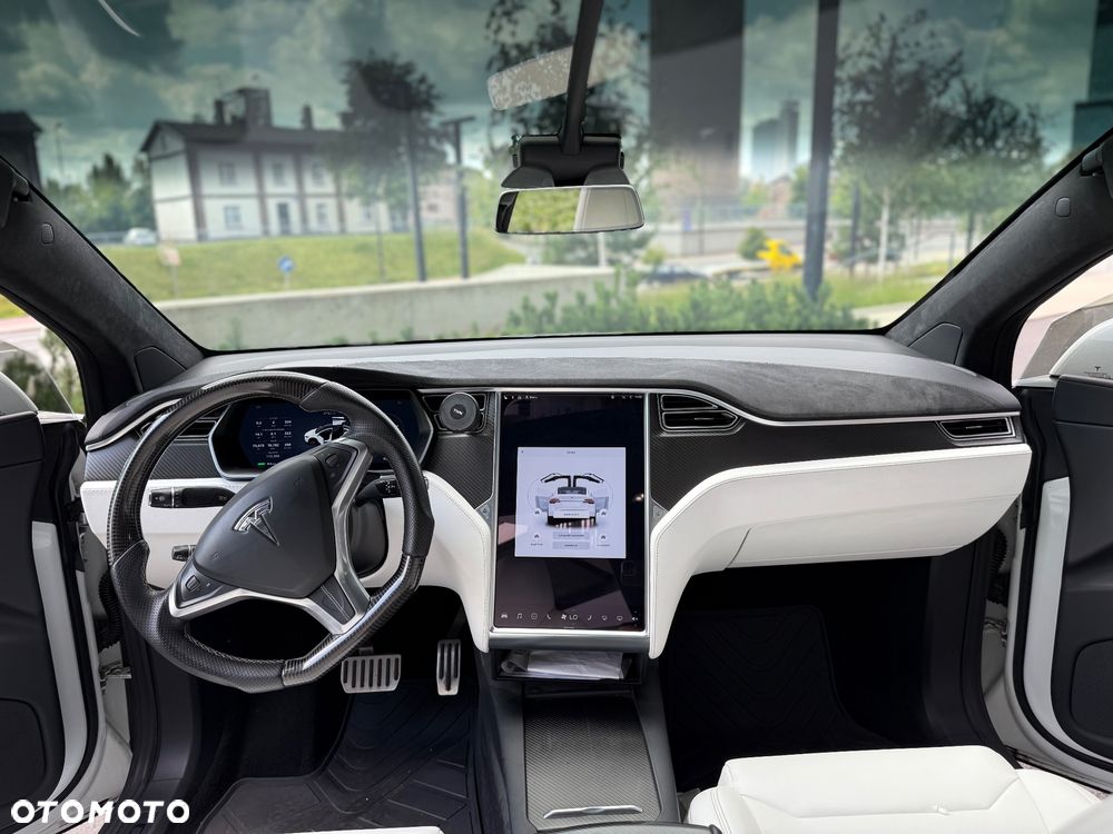 Tesla Model X 75 D - 5