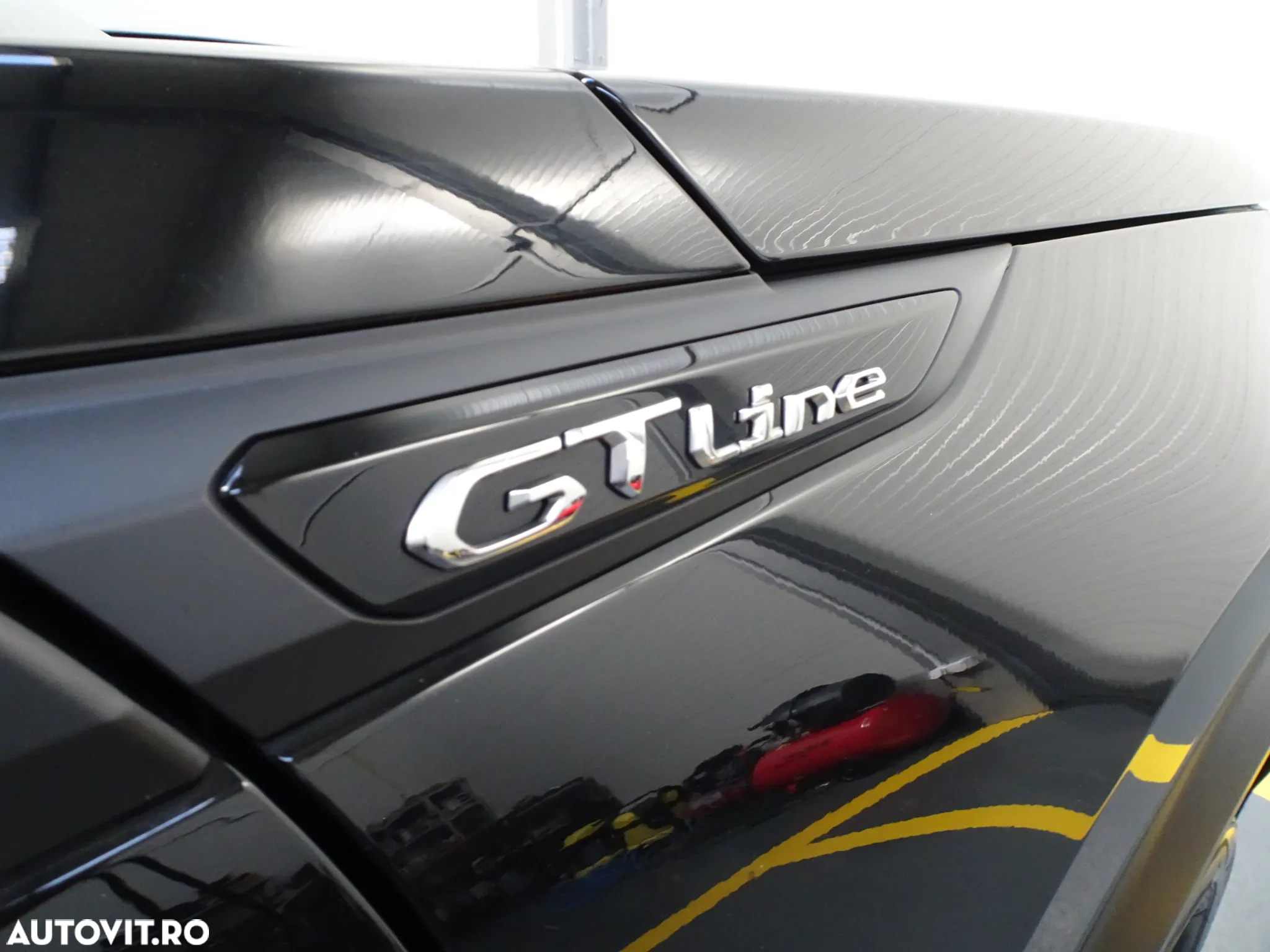 Peugeot 2008 1.2 PureTech Turbo S&S GT-Line - 20