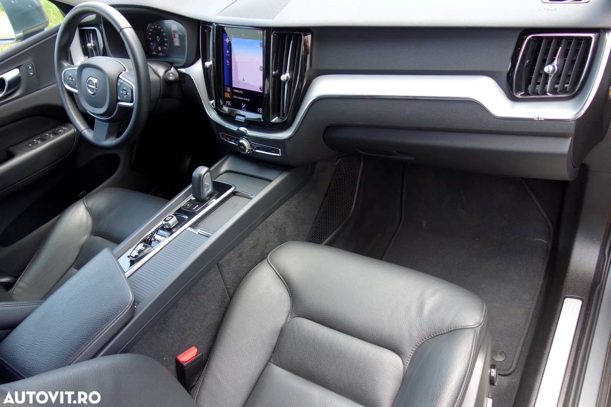 Volvo XC 60 B4 MHEV AT8 FWD Momentum - 17