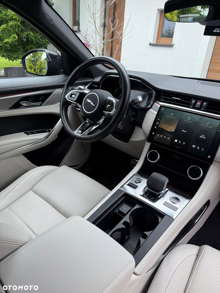 Jaguar F-Pace 2.0 P250 mHEV AWD R-Dynamic Black - 9