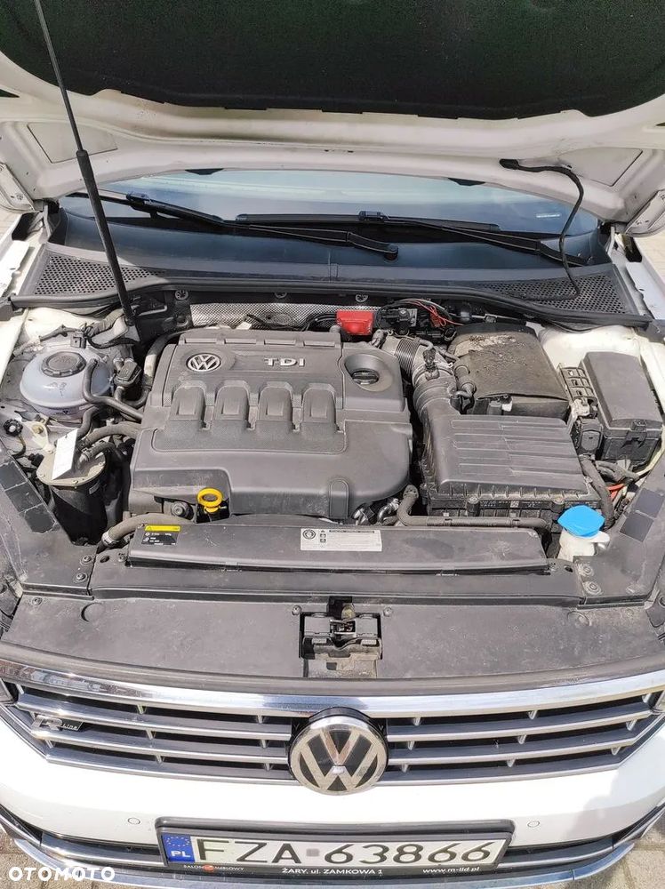 Volkswagen Passat Variant 2.0 TDI SCR DSG Highline - 22