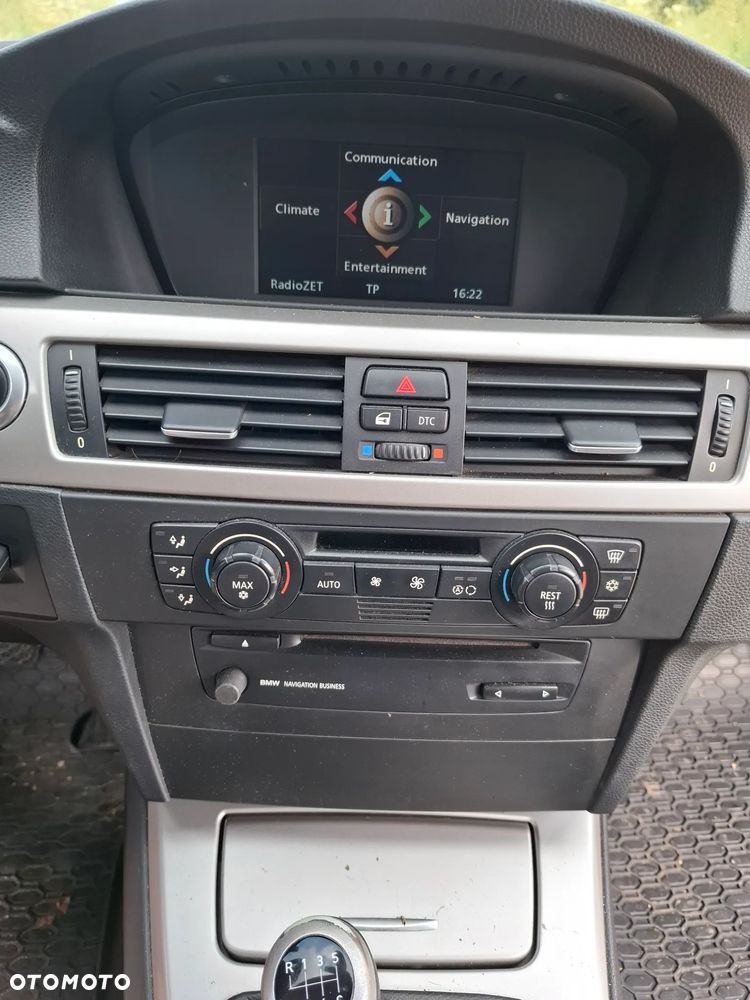 BMW Seria 3 318d - 14