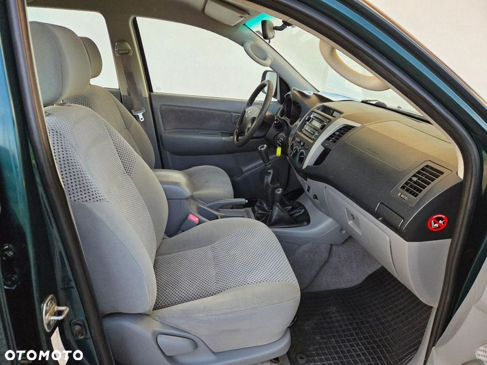 Toyota Hilux - 11