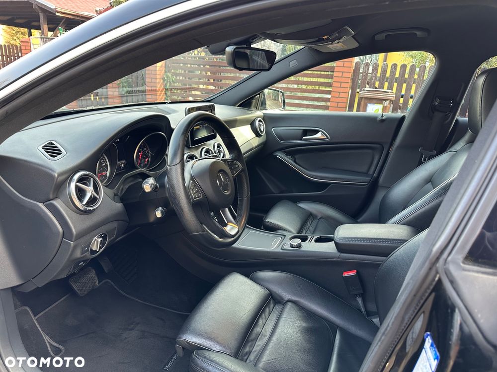 Mercedes-Benz CLA 200 d 4Matic 7G-DCT AMG Line - 22